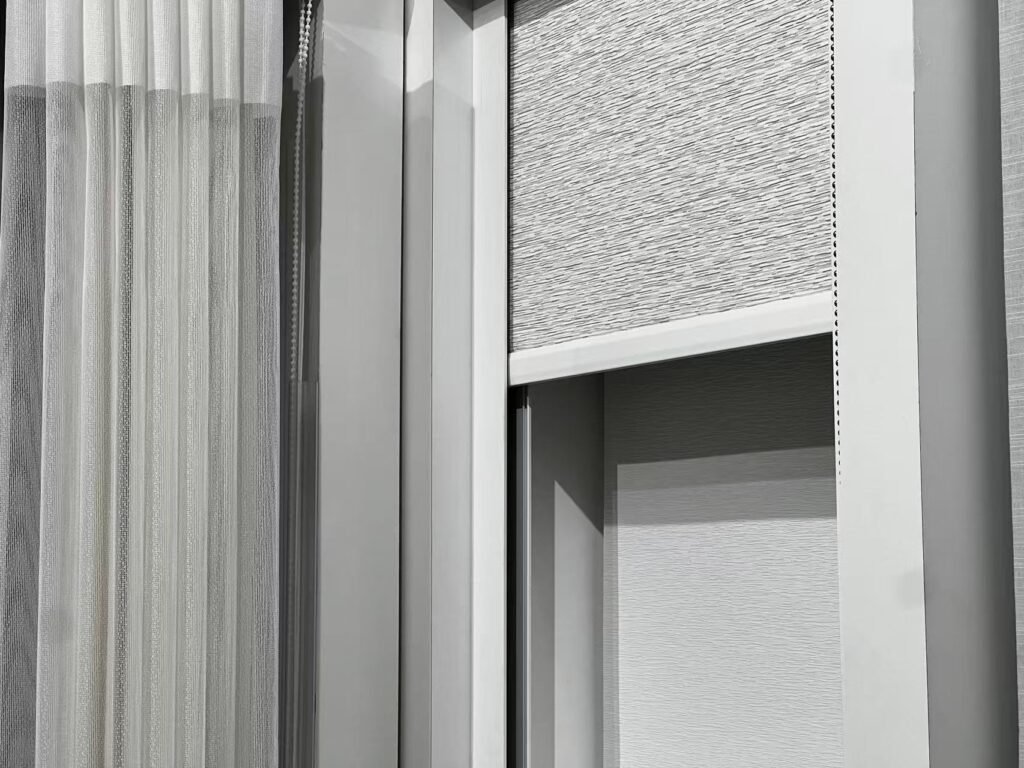 a blinds with a side channel (U-channel)
