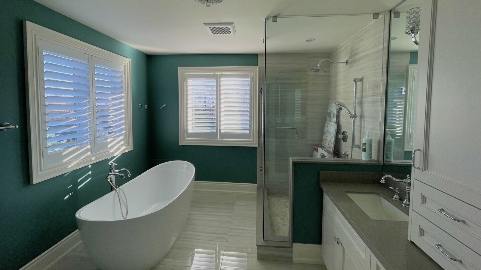 shutters in gta bathroom